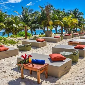 מלון Mia Tulum Beachfront Resort - Ocean View Suites And Beach Club, טולום